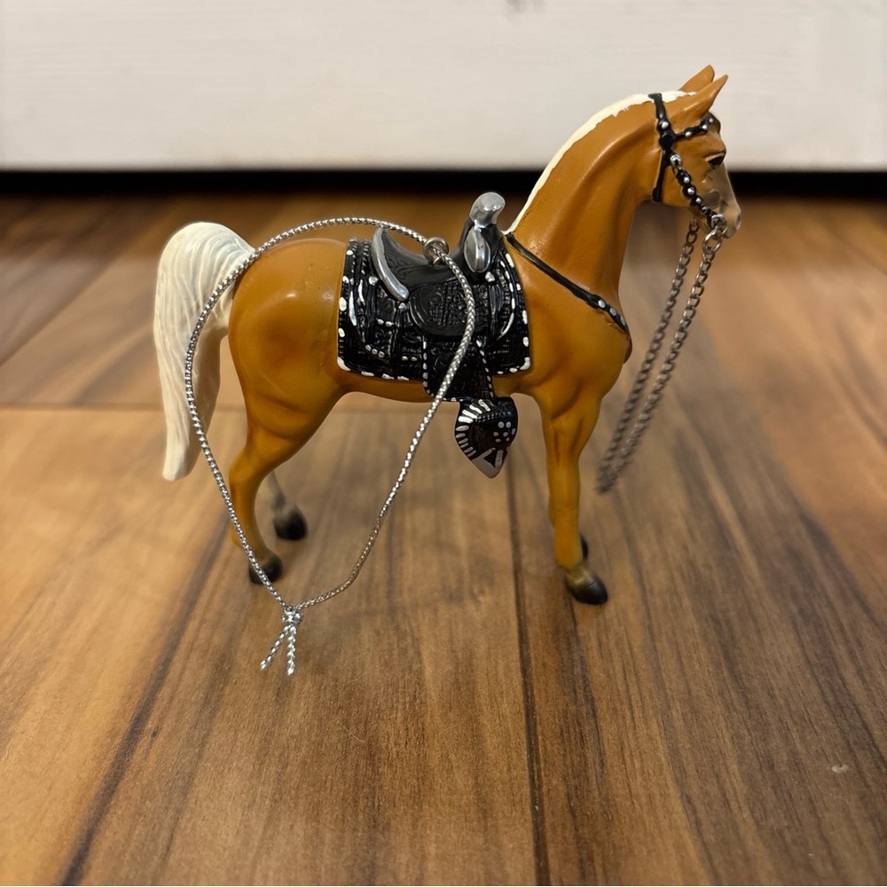 Breyer Western Holiday Ornament Horse 2006- NEW - Picture 6 of 8
